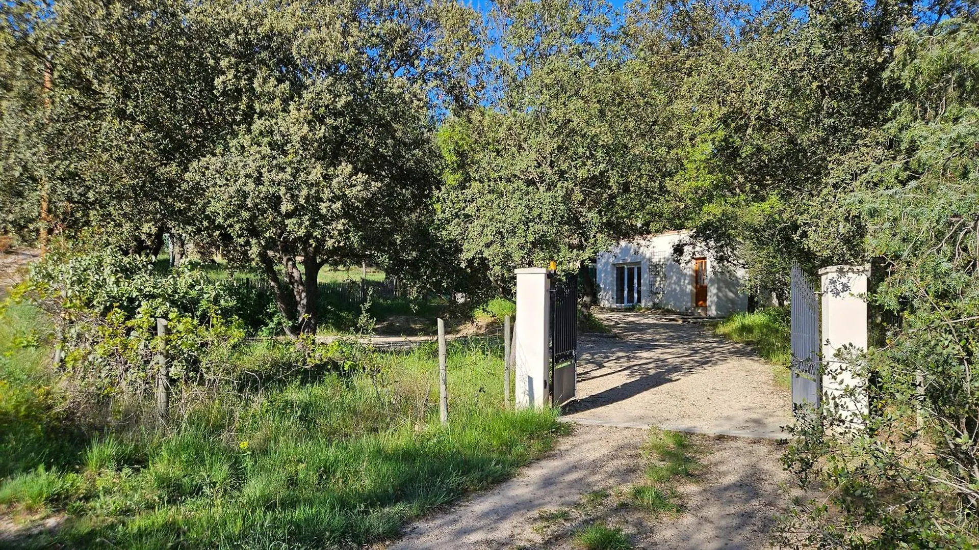 Au Coeur Du Luberon Apartment Cadenet France